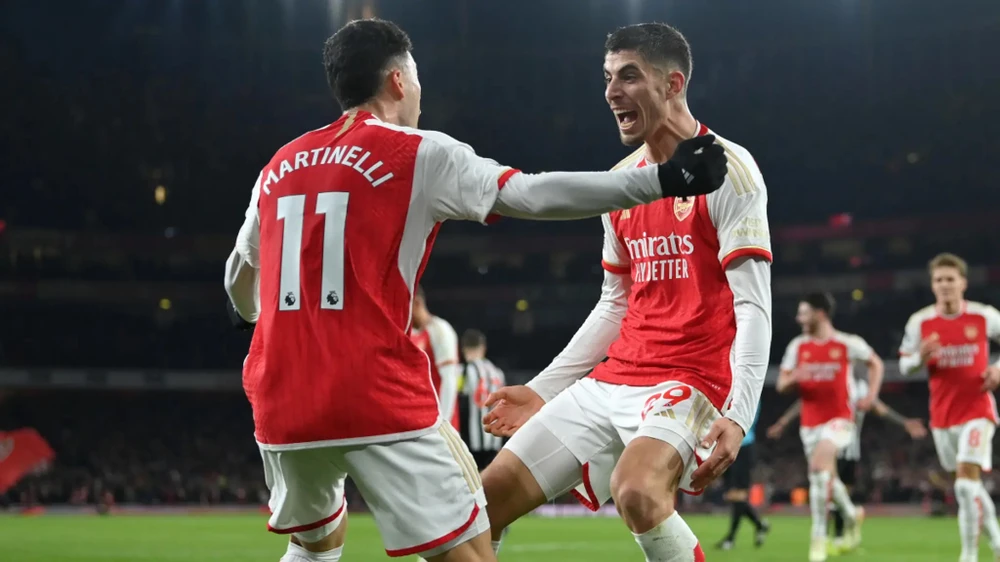 Arsenal cần gia tăng chiều sâu cho hàng phòng ngự.